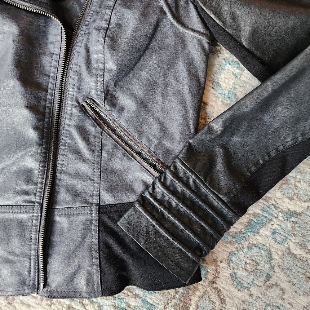 Gray jacket - Picture 3 of 5
